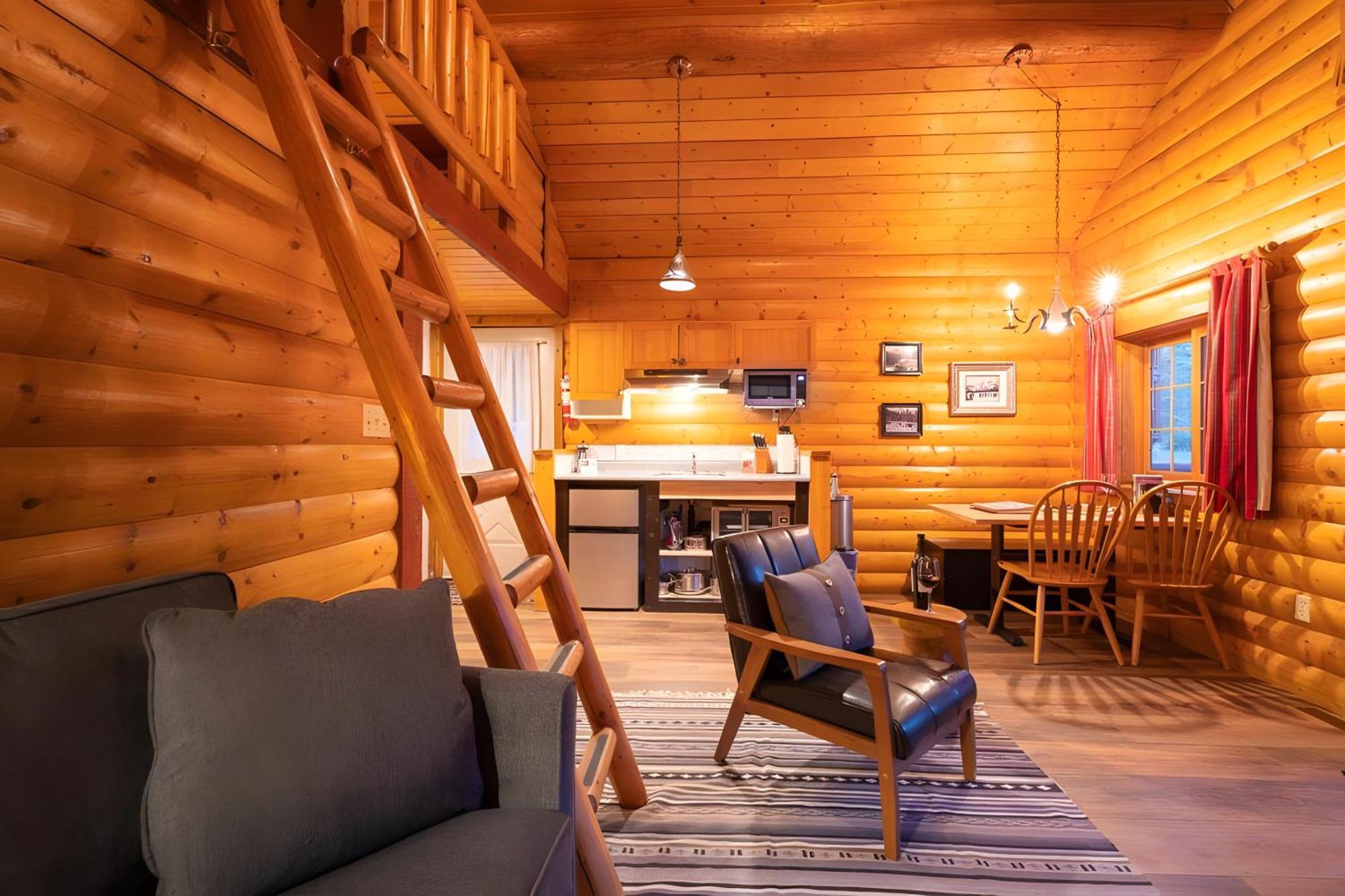 Baker Creek By Basecamp Hotel Lake Louise Bagian luar foto