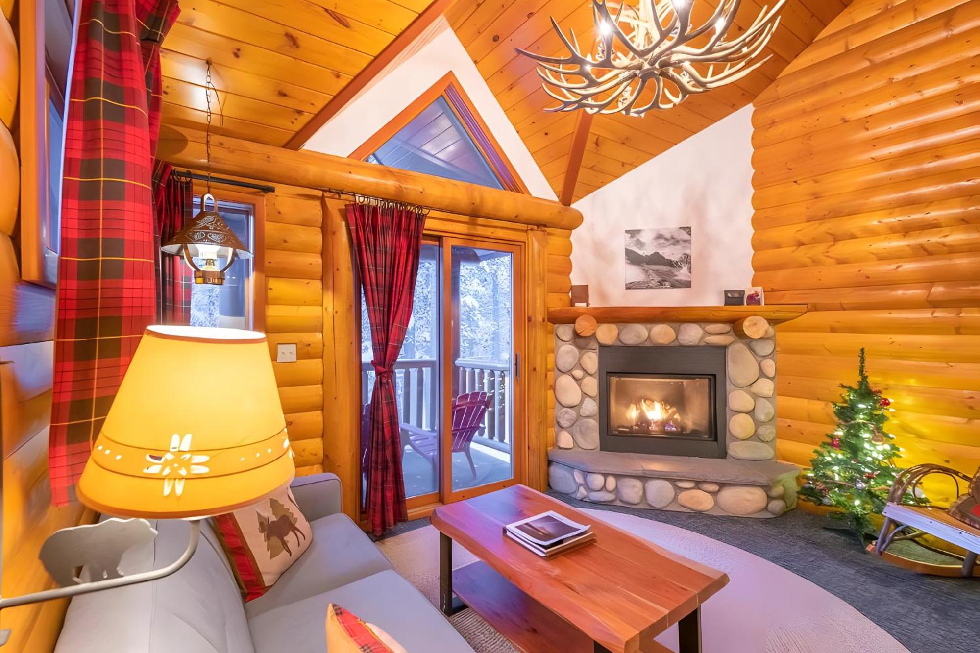 Baker Creek By Basecamp Hotel Lake Louise Bagian luar foto