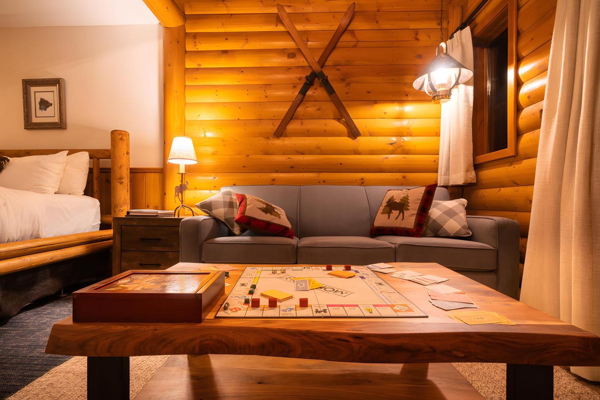 Baker Creek By Basecamp Hotel Lake Louise Bagian luar foto