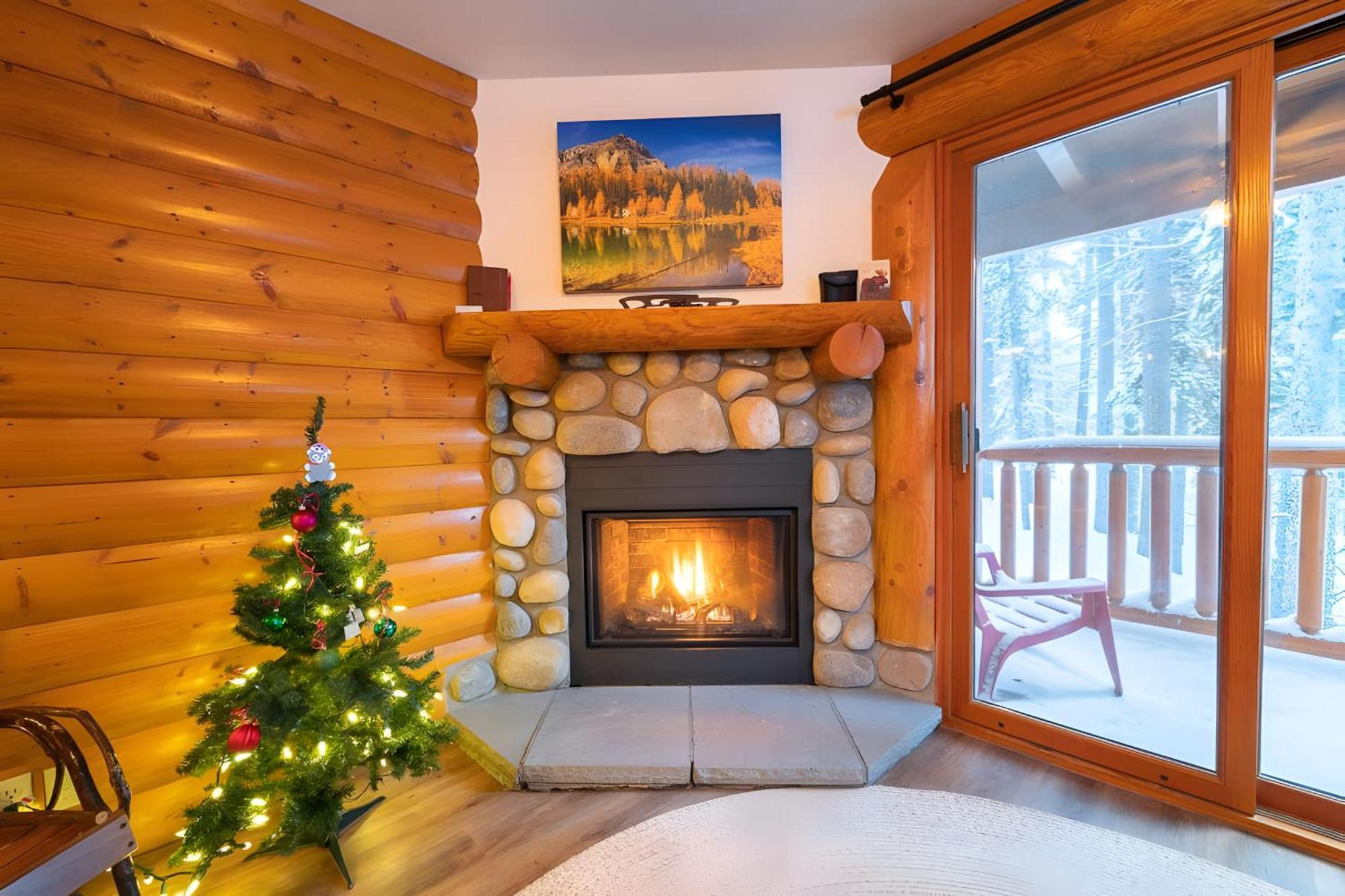 Baker Creek By Basecamp Hotel Lake Louise Bagian luar foto