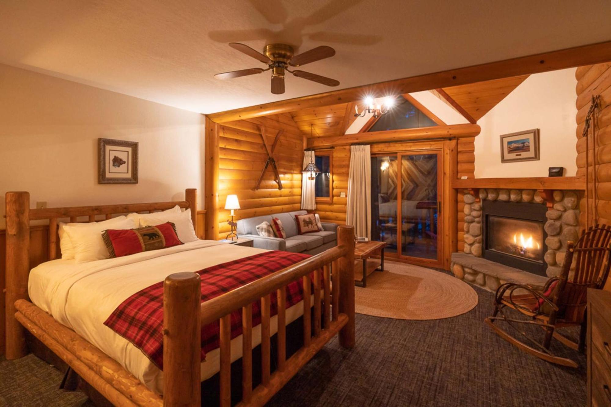Baker Creek By Basecamp Hotel Lake Louise Bagian luar foto