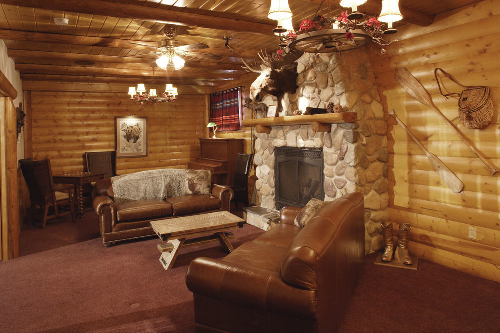 Baker Creek By Basecamp Hotel Lake Louise Bagian luar foto